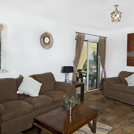 607 Lorena Villa *